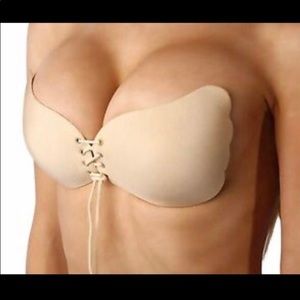 🔥SET of 2 backless strapless adhesive bra set 🔥
